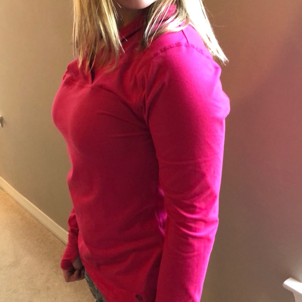 Women’s mountain hardwear hoodie